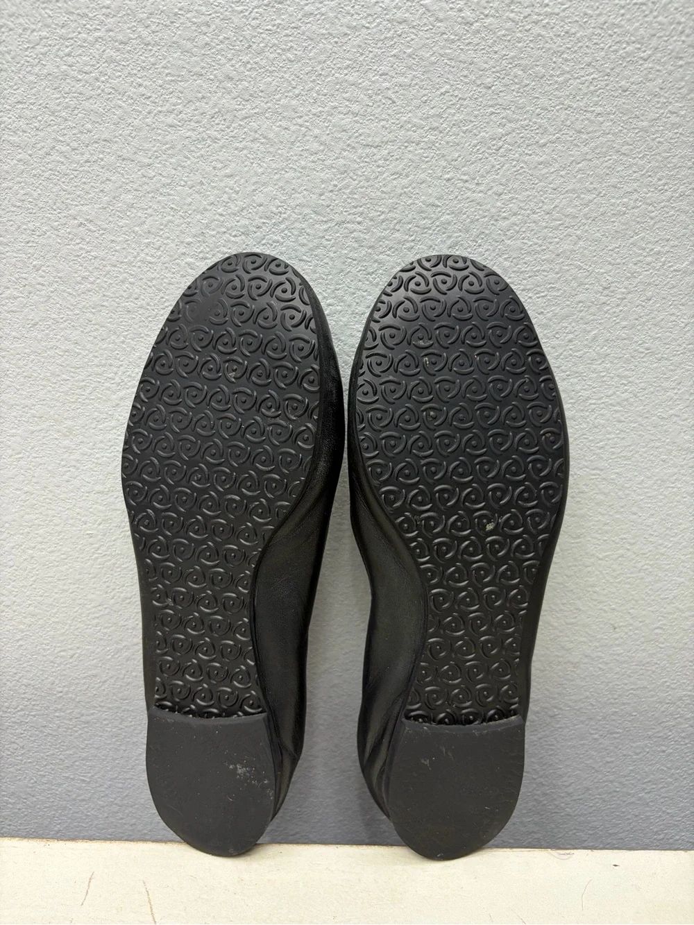 Tory Burch Black Leather Reva Flats Size 8